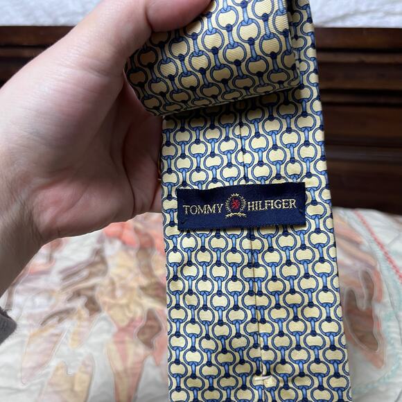 Vintage Tommy Hilfiger Yellow Blue Horse Bit Equestrian Print Silk Tie - Picture 4 of 4